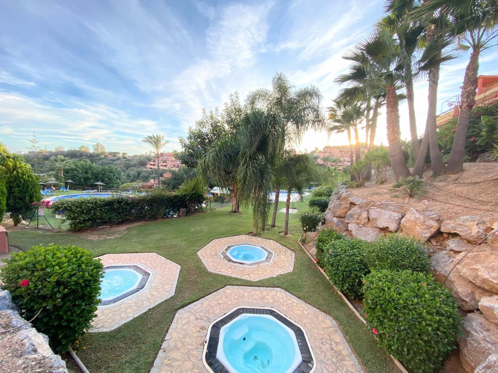 Golf & Resort Apartment In La Reserva De Marbella Eksteriør bilde
